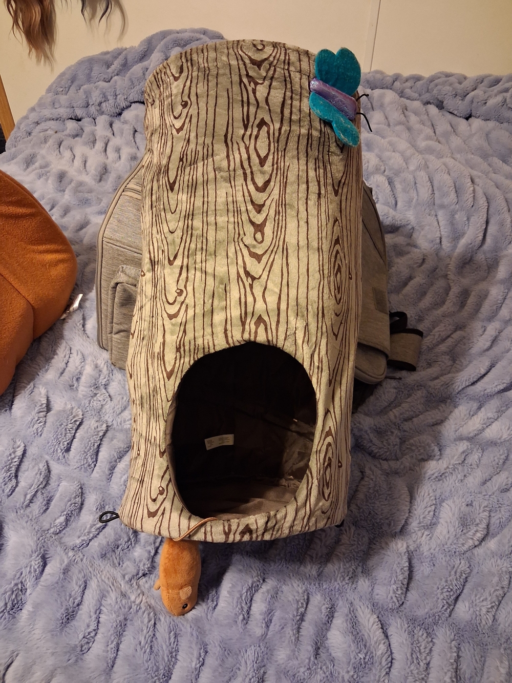3 Piece Cat Bundle. Bed, Backpack Carrier & Kong Tunnel